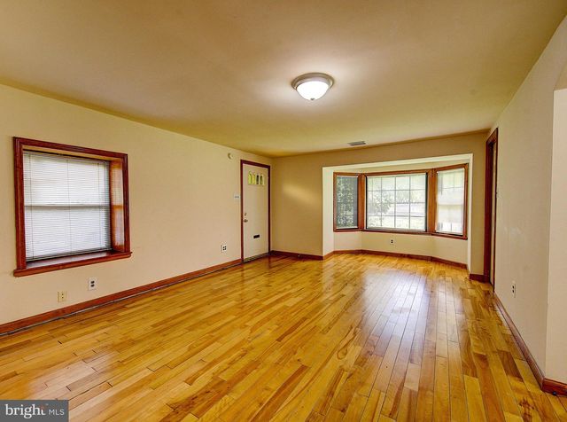 3425-29 W SCHOOL HOUSE LN, Philadelphia, PA 19129