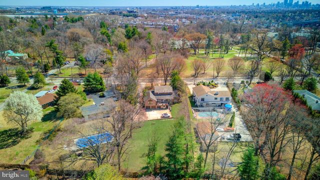 3425-29 W SCHOOL HOUSE LN, Philadelphia, PA 19129