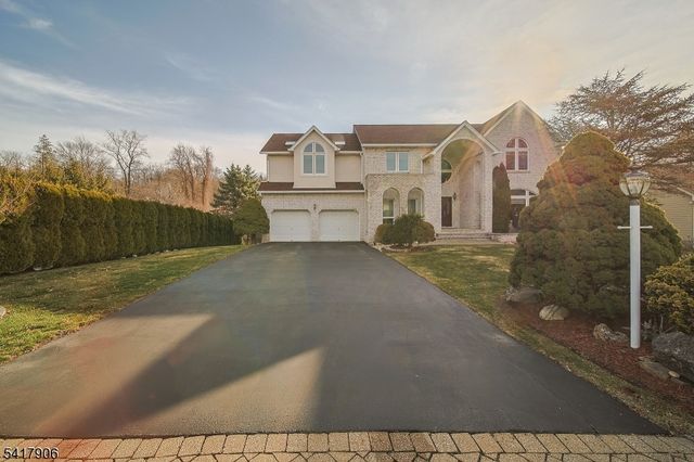 19 Dave Espie Way, Wayne Twp., NJ 07470
