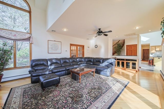 19 Dave Espie Way, Wayne Twp., NJ 07470