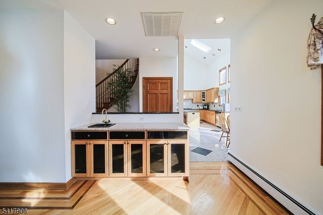 19 Dave Espie Way, Wayne Twp., NJ 07470