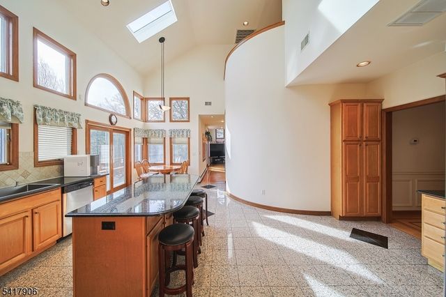 19 Dave Espie Way, Wayne Twp., NJ 07470