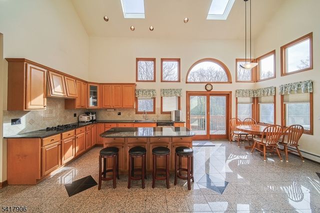 19 Dave Espie Way, Wayne Twp., NJ 07470