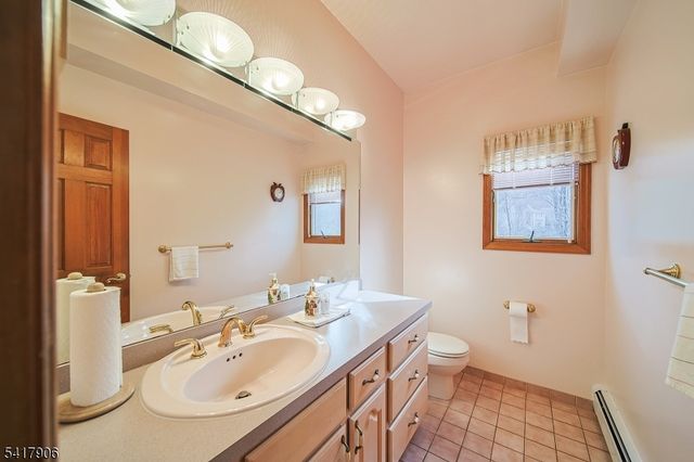 19 Dave Espie Way, Wayne Twp., NJ 07470