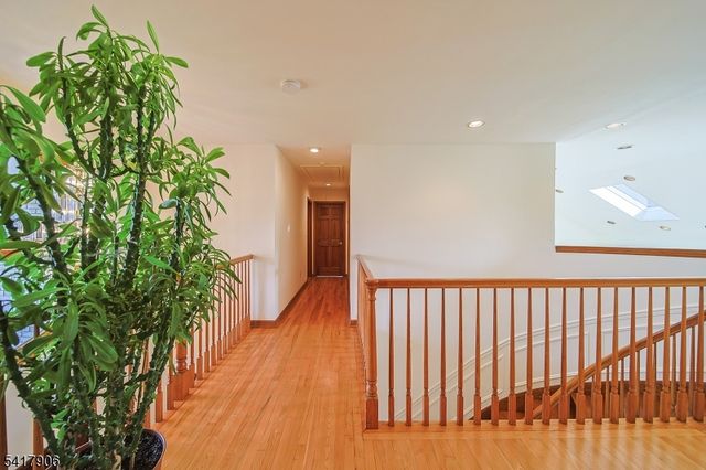 19 Dave Espie Way, Wayne Twp., NJ 07470