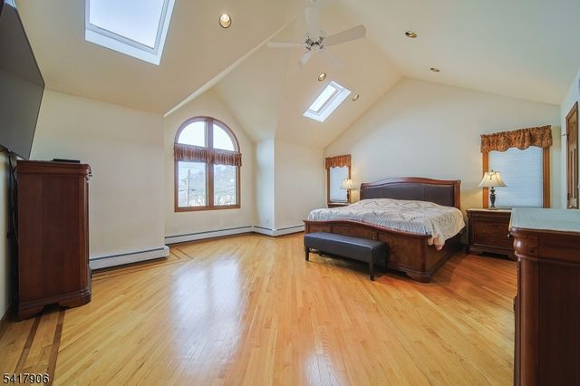 19 Dave Espie Way, Wayne Twp., NJ 07470