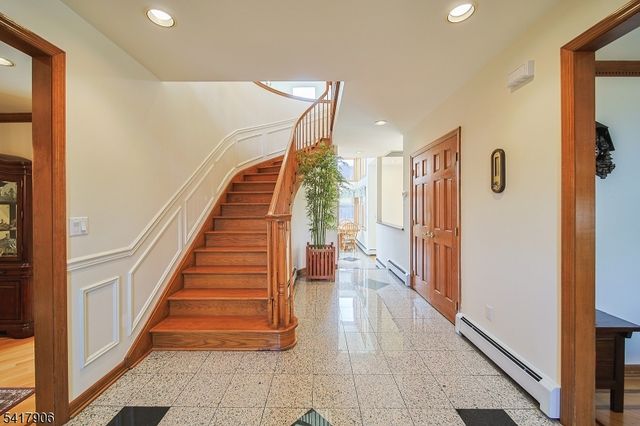 19 Dave Espie Way, Wayne Twp., NJ 07470