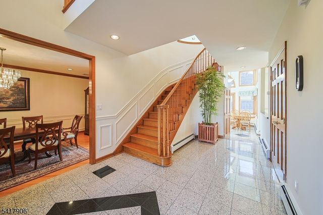 19 Dave Espie Way, Wayne Twp., NJ 07470