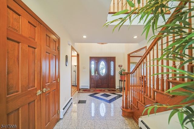19 Dave Espie Way, Wayne Twp., NJ 07470