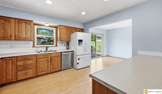 4118 N 94th Street, Omaha, NE 68134