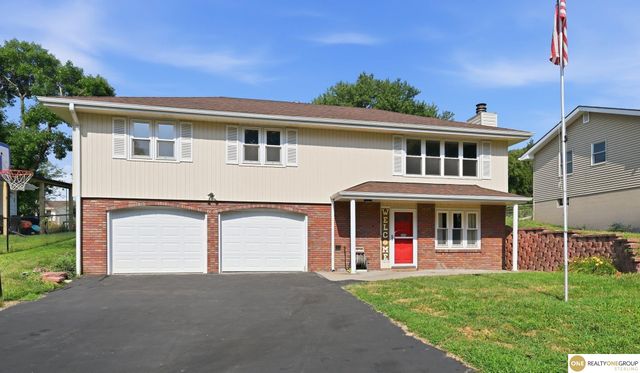 4118 N 94th Street, Omaha, NE 68134