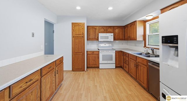4118 N 94th Street, Omaha, NE 68134