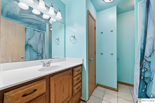 4118 N 94th Street, Omaha, NE 68134