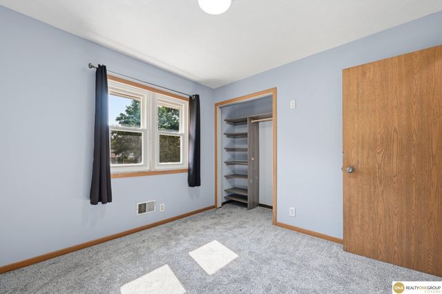 4118 N 94th Street, Omaha, NE 68134