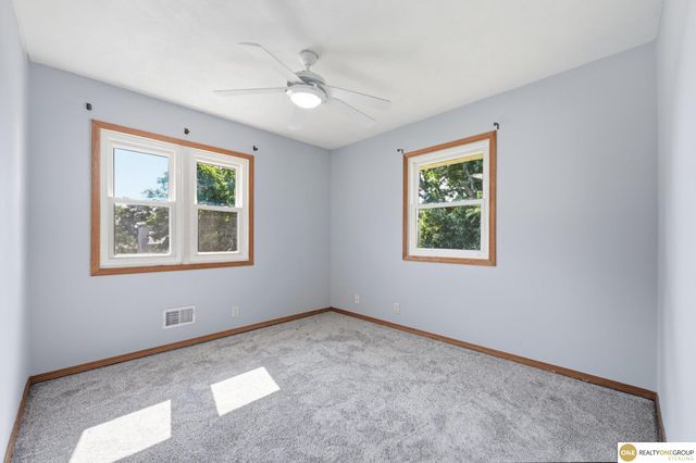 4118 N 94th Street, Omaha, NE 68134