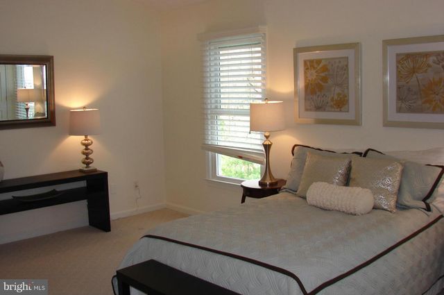 1331 TEMPLETON PL, Rockville, MD 20852