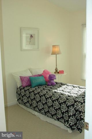 1331 TEMPLETON PL, Rockville, MD 20852