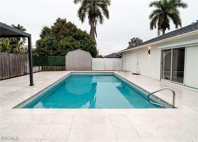 4100 29th PL SW, Naples, FL 34116