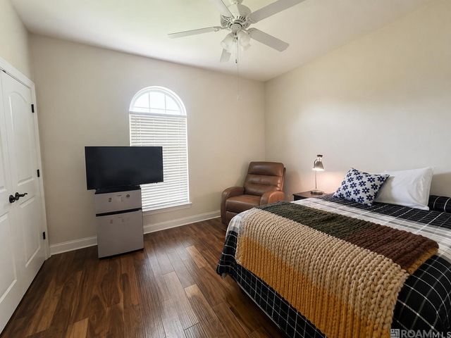 15430 Woodlore Dr, Baton Rouge, LA 70816