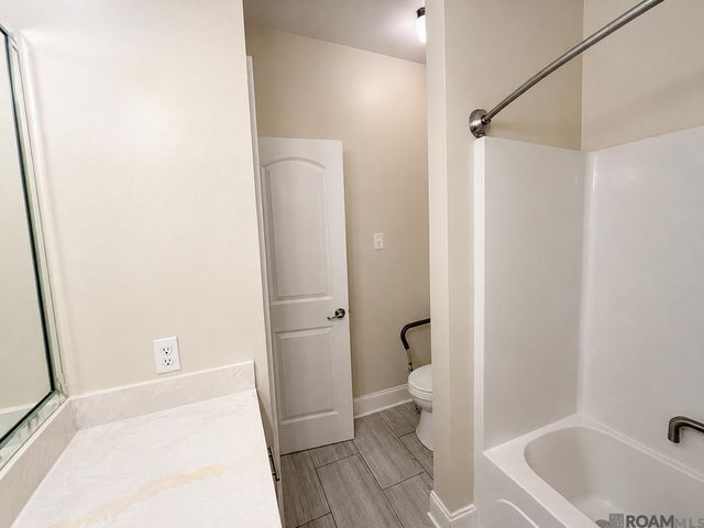 15430 Woodlore Dr, Baton Rouge, LA 70816