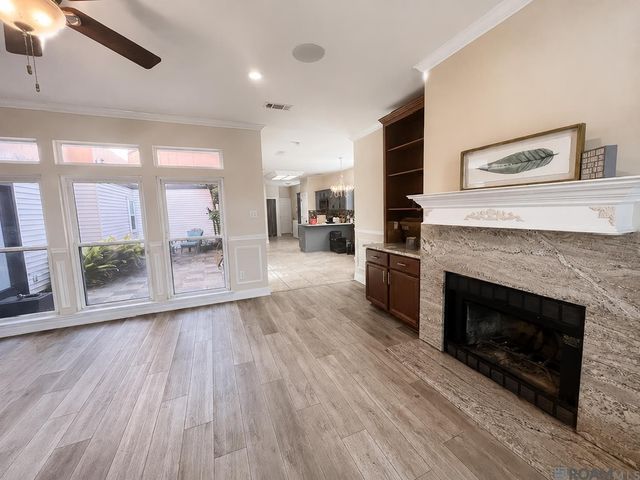 15430 Woodlore Dr, Baton Rouge, LA 70816