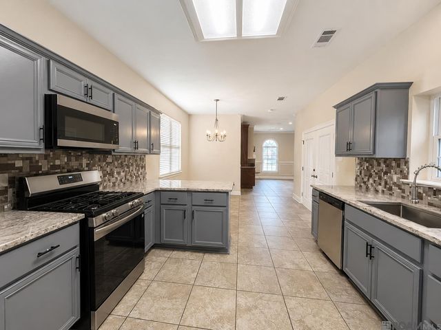 15430 Woodlore Dr, Baton Rouge, LA 70816