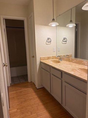 12414 Coronet ST B, Austin, TX 78727