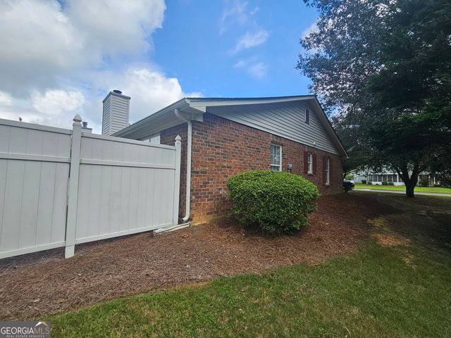 235 Monmouth Drive, Fayetteville, GA 30214