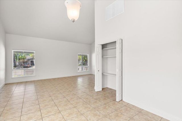 6116 Herndon Pl, Stockton, CA 95219