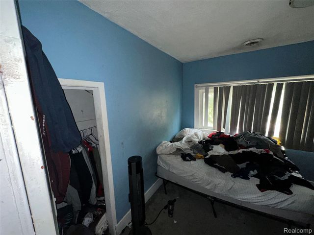 11060 Wilshire Drive, Detroit, MI 48213