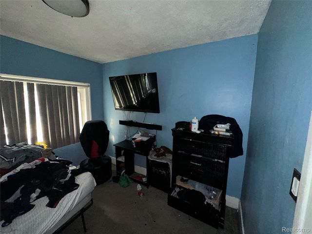 11060 Wilshire Drive, Detroit, MI 48213