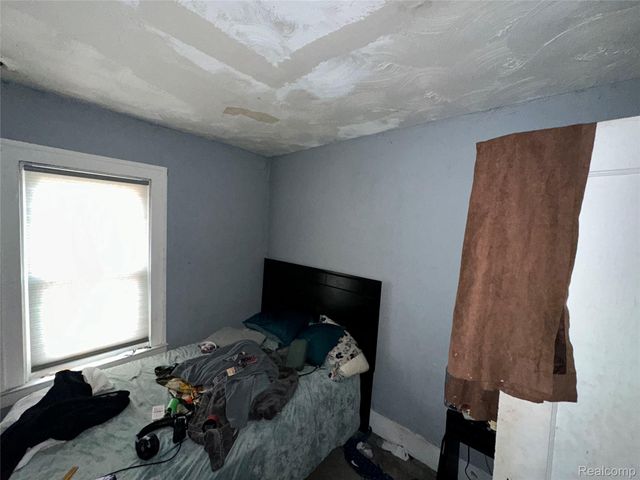 11060 Wilshire Drive, Detroit, MI 48213