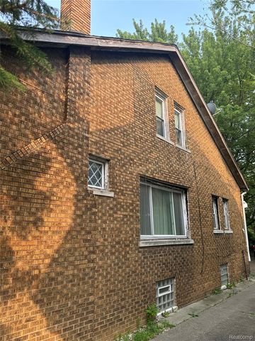 11060 Wilshire Drive, Detroit, MI 48213