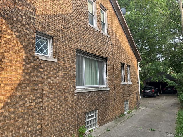 11060 Wilshire Drive, Detroit, MI 48213