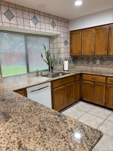 2215 OAK RNCH, San Antonio, TX 78259