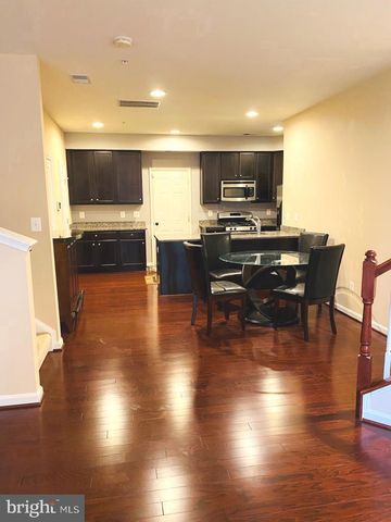 7901 CRESCENT PARK DR, Gainesville, VA 20155