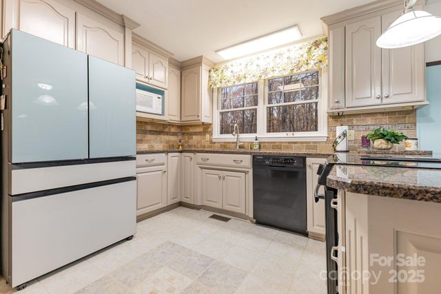 909 Woodland Forest Drive, Marvin, NC 28173