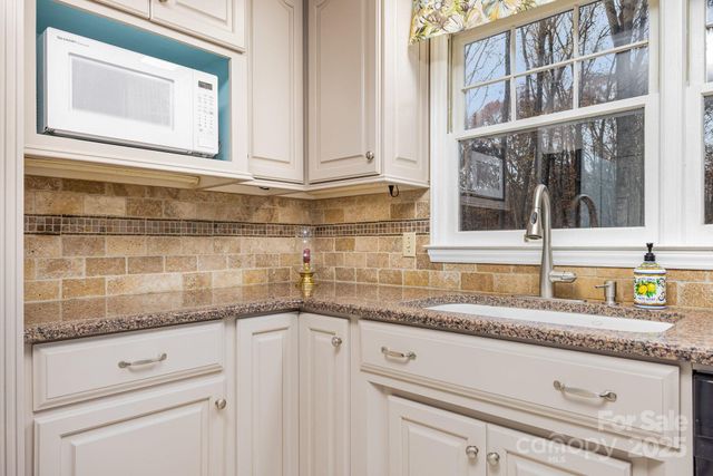 909 Woodland Forest Drive, Marvin, NC 28173