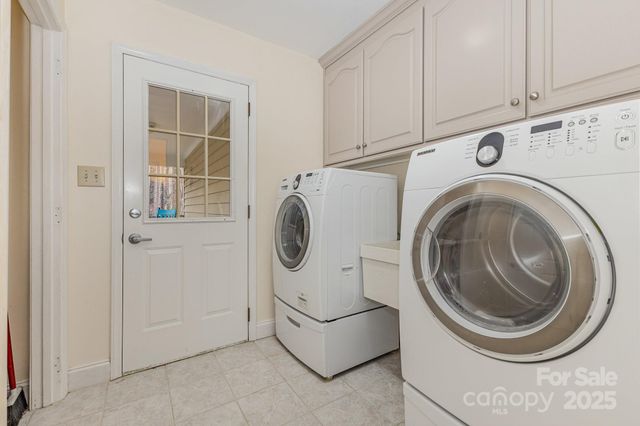 909 Woodland Forest Drive, Marvin, NC 28173