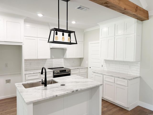 25 Jackson Loop, Ward, AR 72007