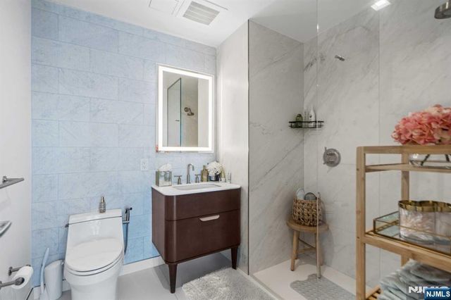 320 Adolphus Avenue 613, Cliffside Park, NJ 07010