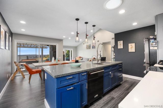 8358 Ridge Route Rd, San Diego, CA 92120