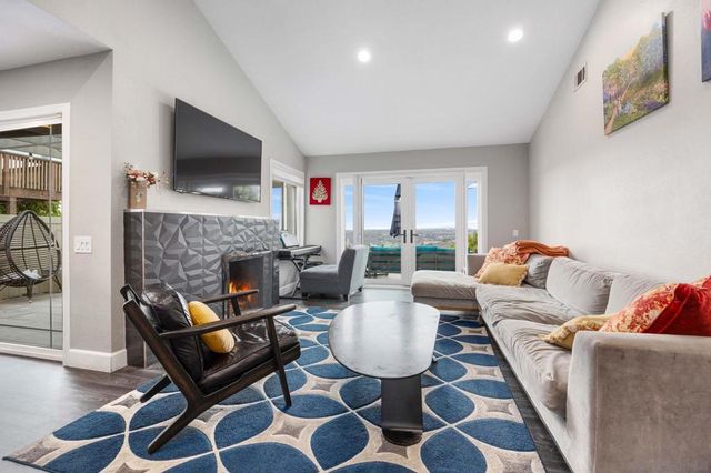 8358 Ridge Route Rd, San Diego, CA 92120