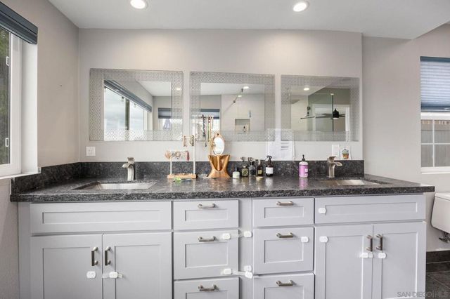 8358 Ridge Route Rd, San Diego, CA 92120