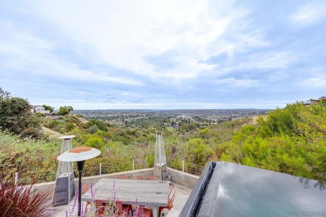 8358 Ridge Route Rd, San Diego, CA 92120