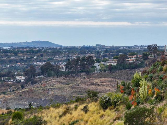8358 Ridge Route Rd, San Diego, CA 92120
