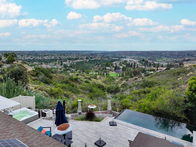 8358 Ridge Route Rd, San Diego, CA 92120