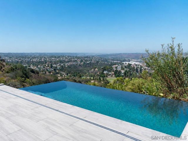 8358 Ridge Route Rd, San Diego, CA 92120