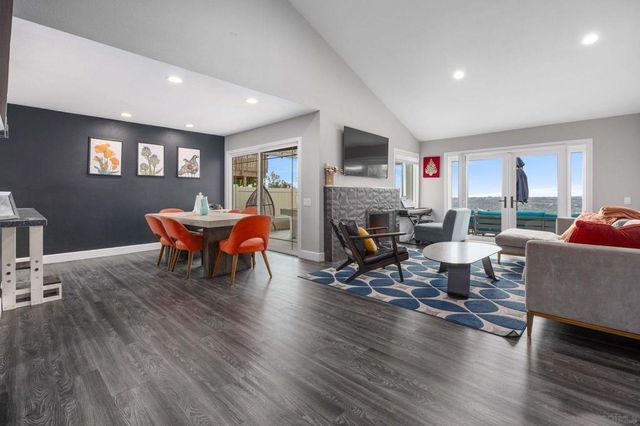8358 Ridge Route Rd, San Diego, CA 92120
