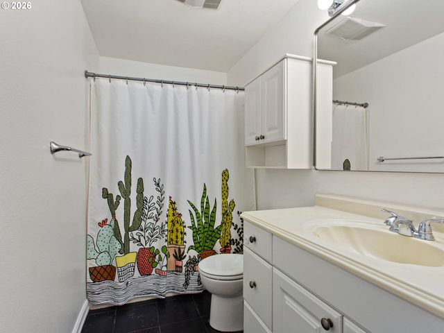 2297 Sw 218TH Dr, Beaverton, OR 97003